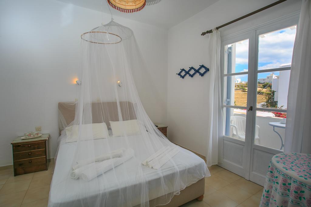 Paros Rita Studios Piso Livadi Zimmer foto